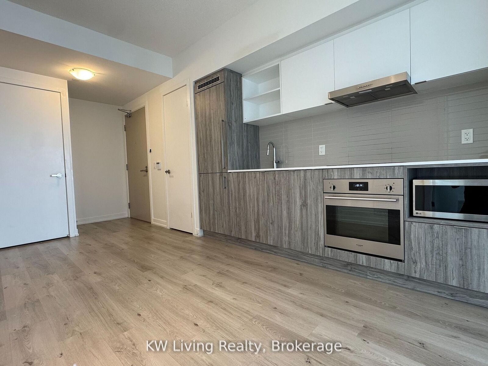 Property Photo: 138 Downes Street 2608 ON M5E 0E4