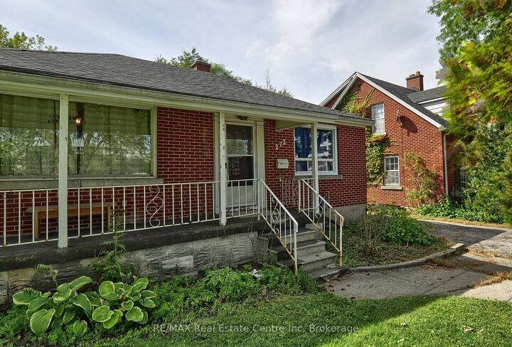 Property Photo:  273 Albert Street  ON N2L 3T7 