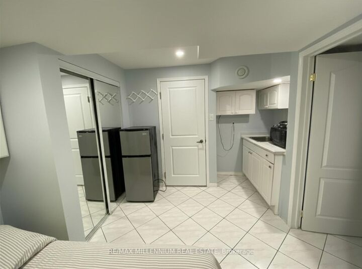 Property Photo:  5110 Timbermill Court Basement  ON L5V 2B8 