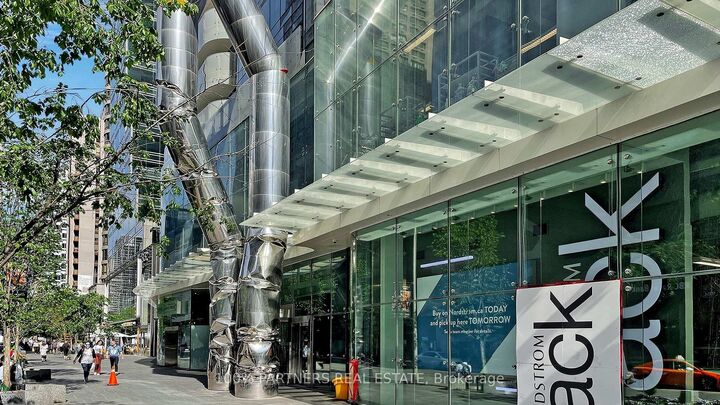 Property Photo: 1 Bloor Street E 6206 ON M4W 0A8