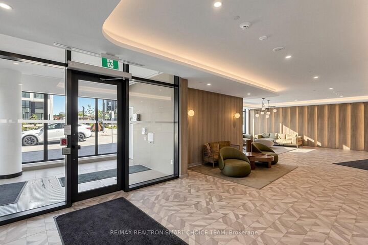 Property Photo:  5 Quarrington Lane 606  ON M3C 0S5 