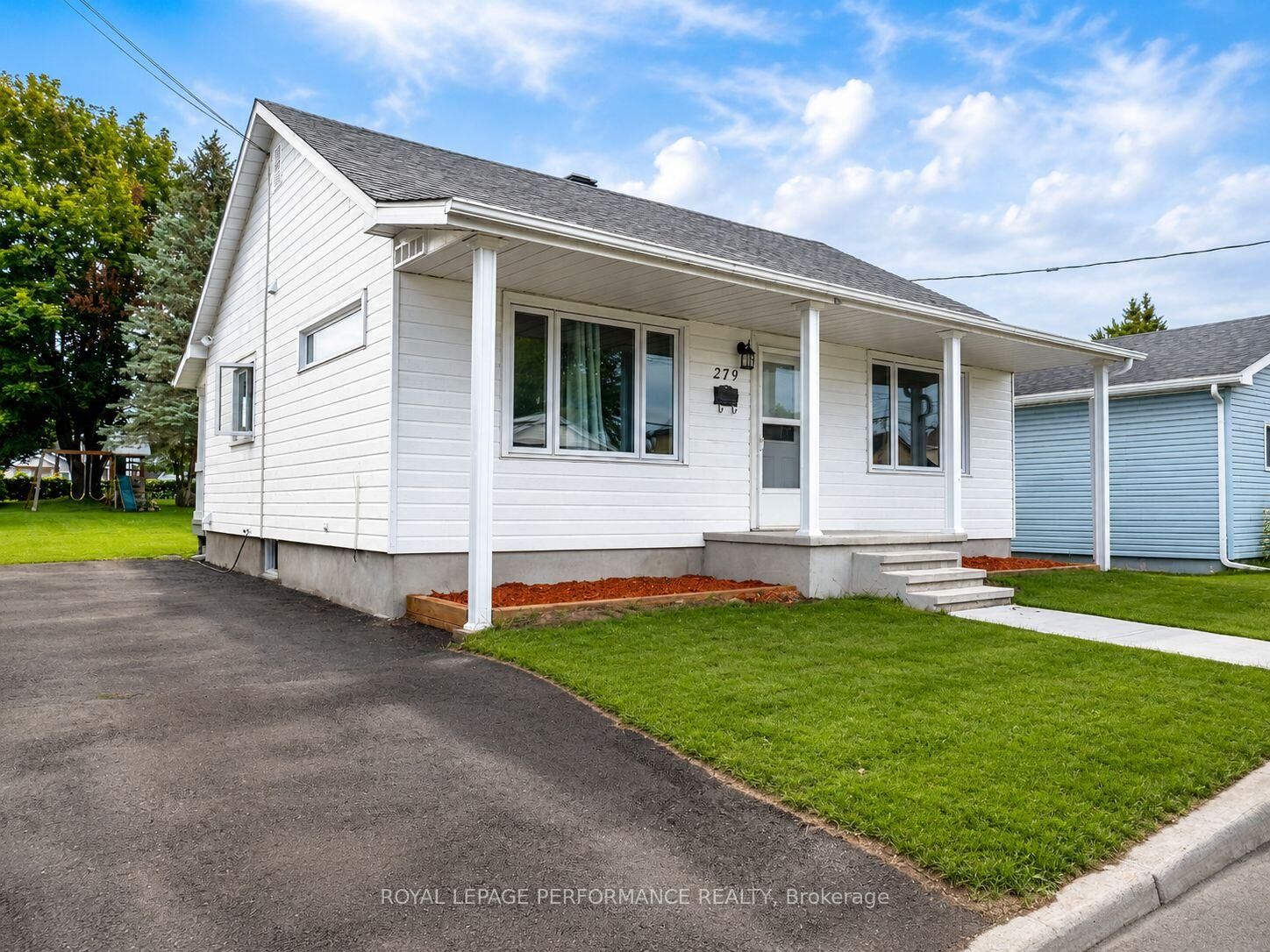 Property Photo:  279 Catherine Street  ON K6A 1Z7 