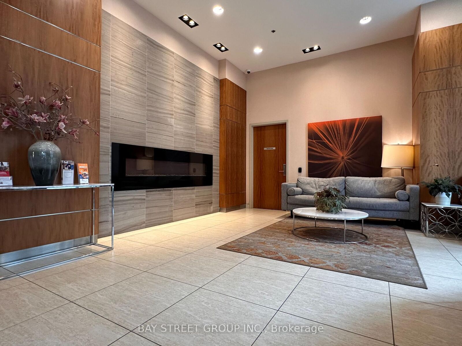 Property Photo:  50 Town Centre Court 1707  ON M1P 0A9 