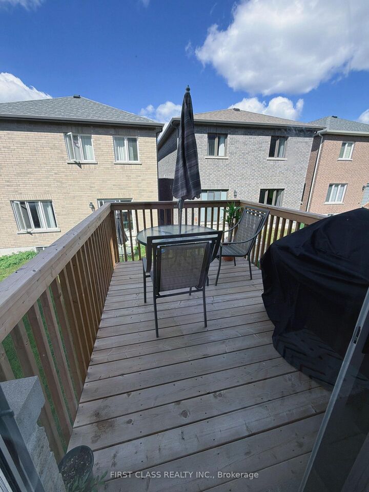 Property Photo:  24 Barnyard Trail  ON L9J 0T3 