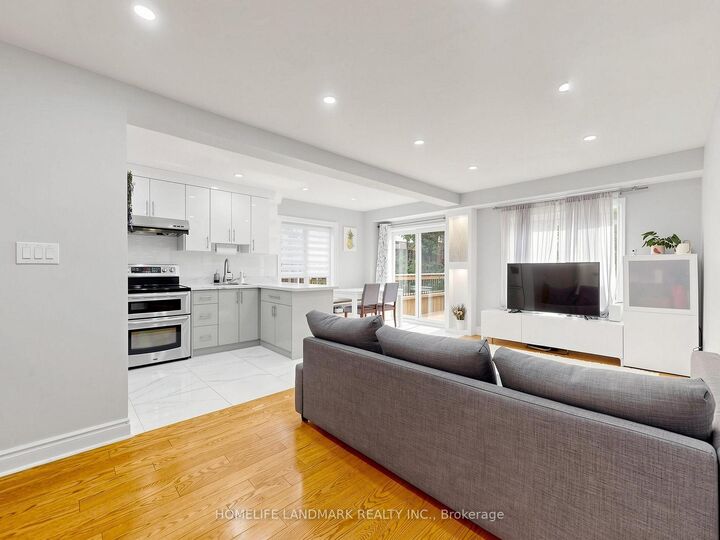 Property Photo:  1480 Britannia Road W 120  ON L5V 2K4 