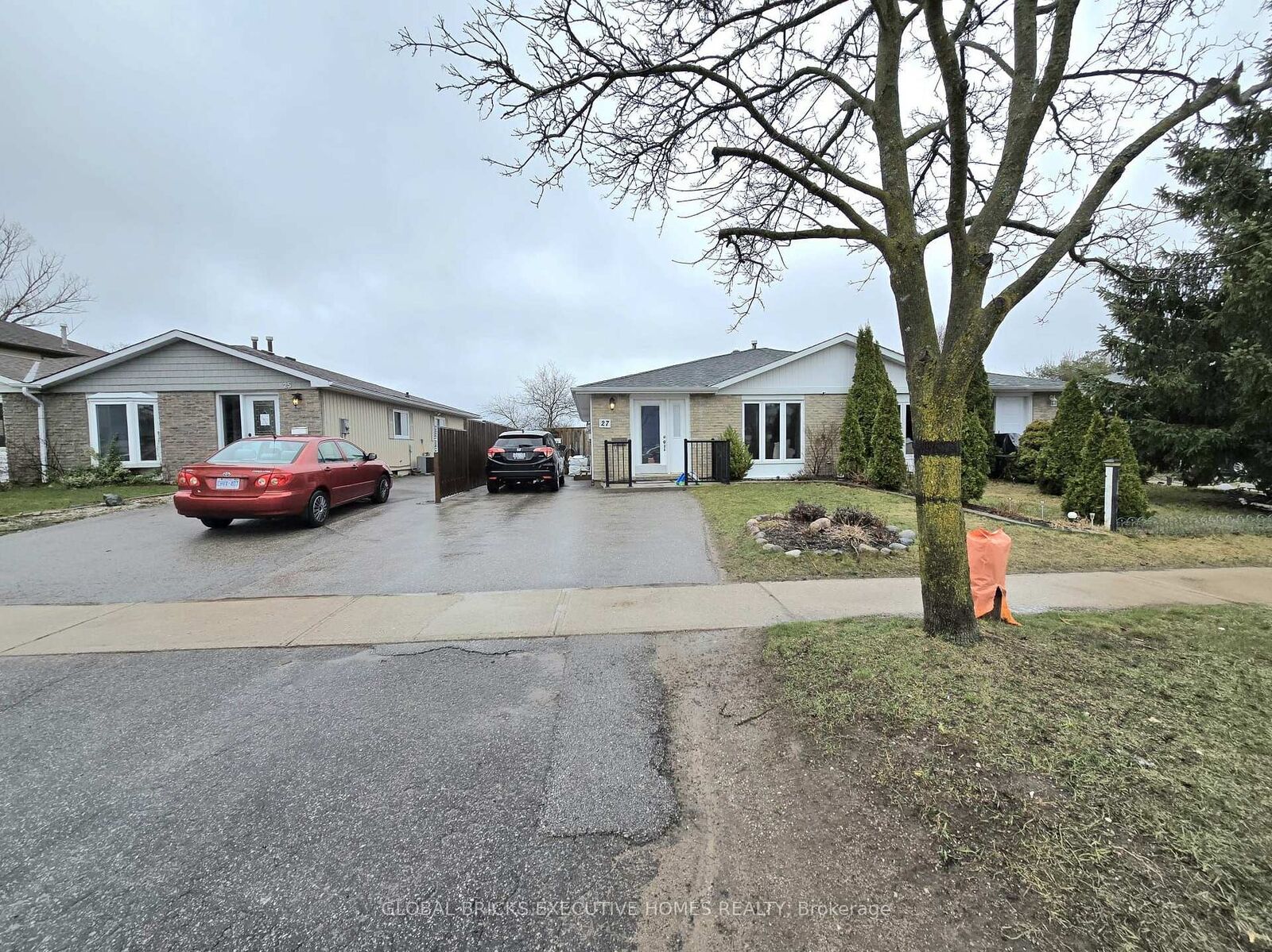 Property Photo:  27 Browning Trail Main  ON L4N 5A5 