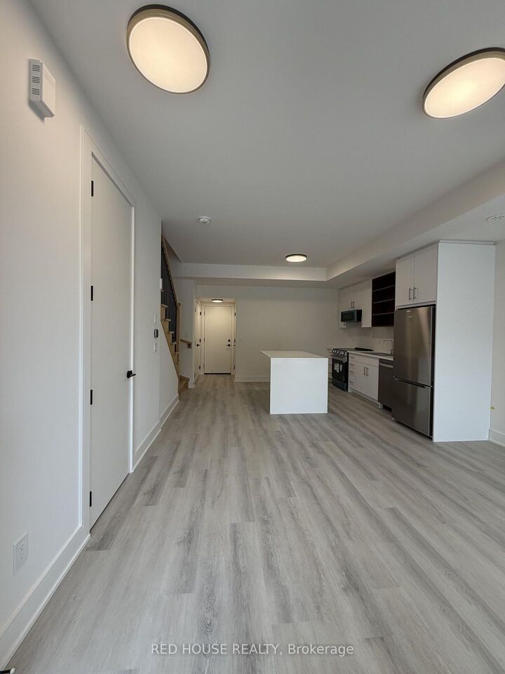 Property Photo: 226 Ellis Avenue ON L2P 0H2