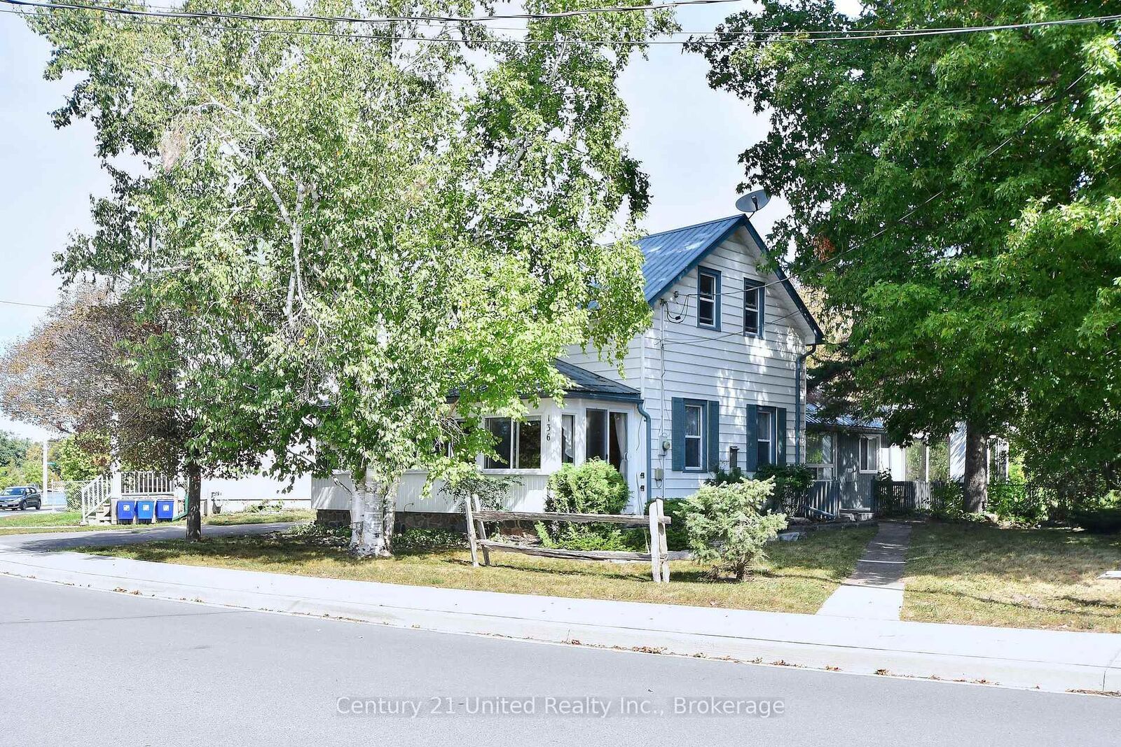 Property Photo:  136 Water Street  ON K0L 2H0 