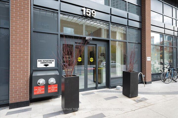 Property Photo:  159 Wellesley Street E 3002  ON M4Y 0H5 