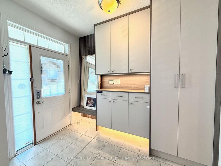 Property Photo:  8 Church View Avenue  ON L6C 0L6 