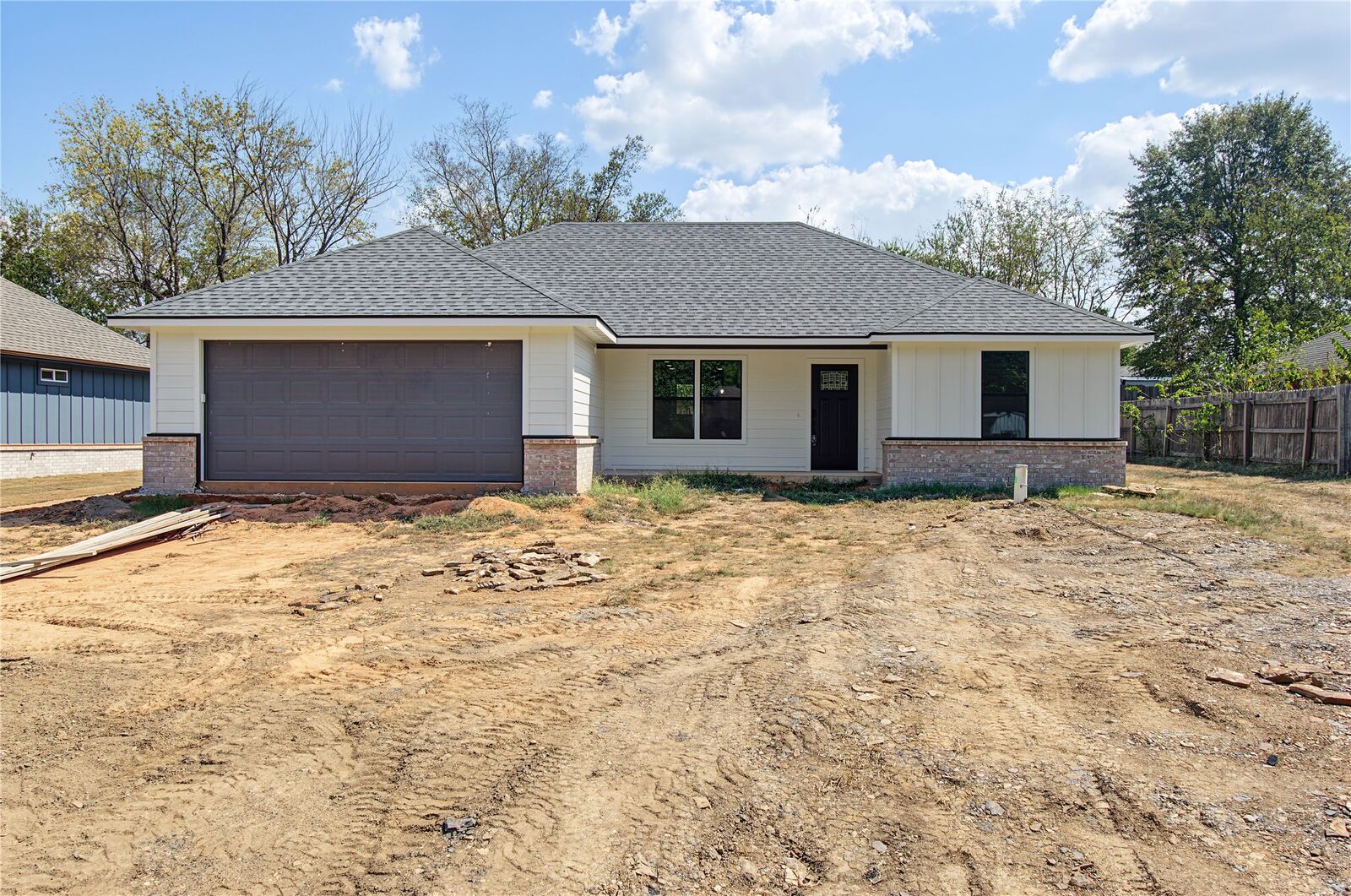 Property Photo:  1809 Deer Run  OK 74403 