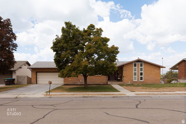 Property Photo: 1303 N Lakeview Dr UT 84604