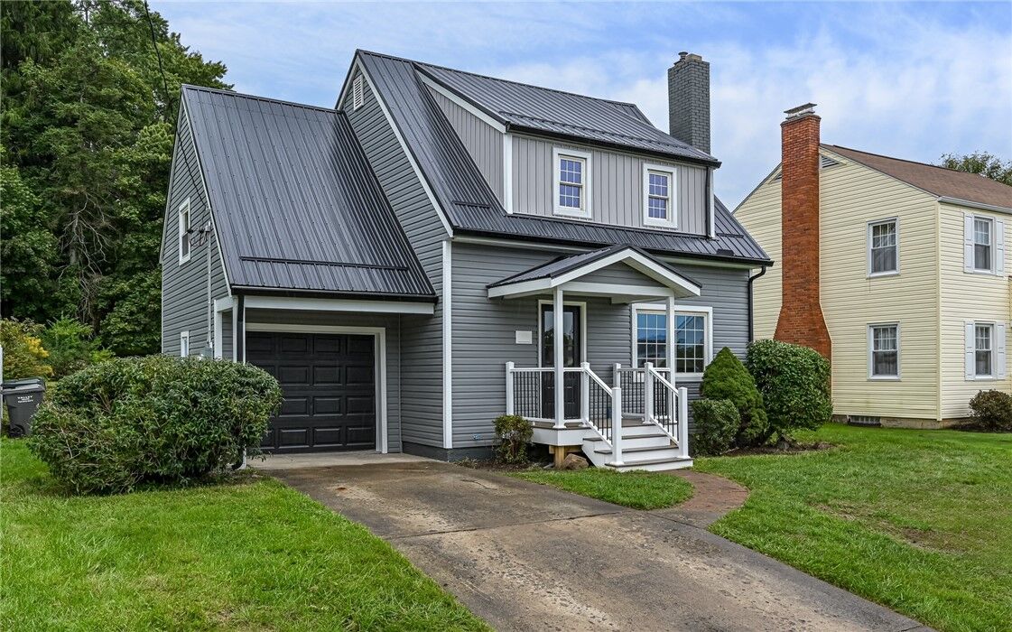 Property Photo:  749 Pershing St  PA 16117 