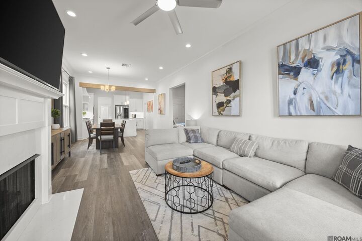 Property Photo: 13925 Appleby Way LA 70817