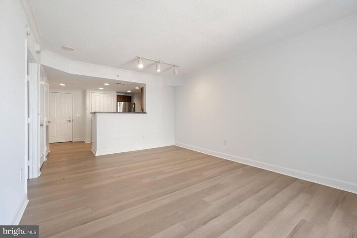 Property Photo: 1205 N Garfield Street 911 VA 22201
