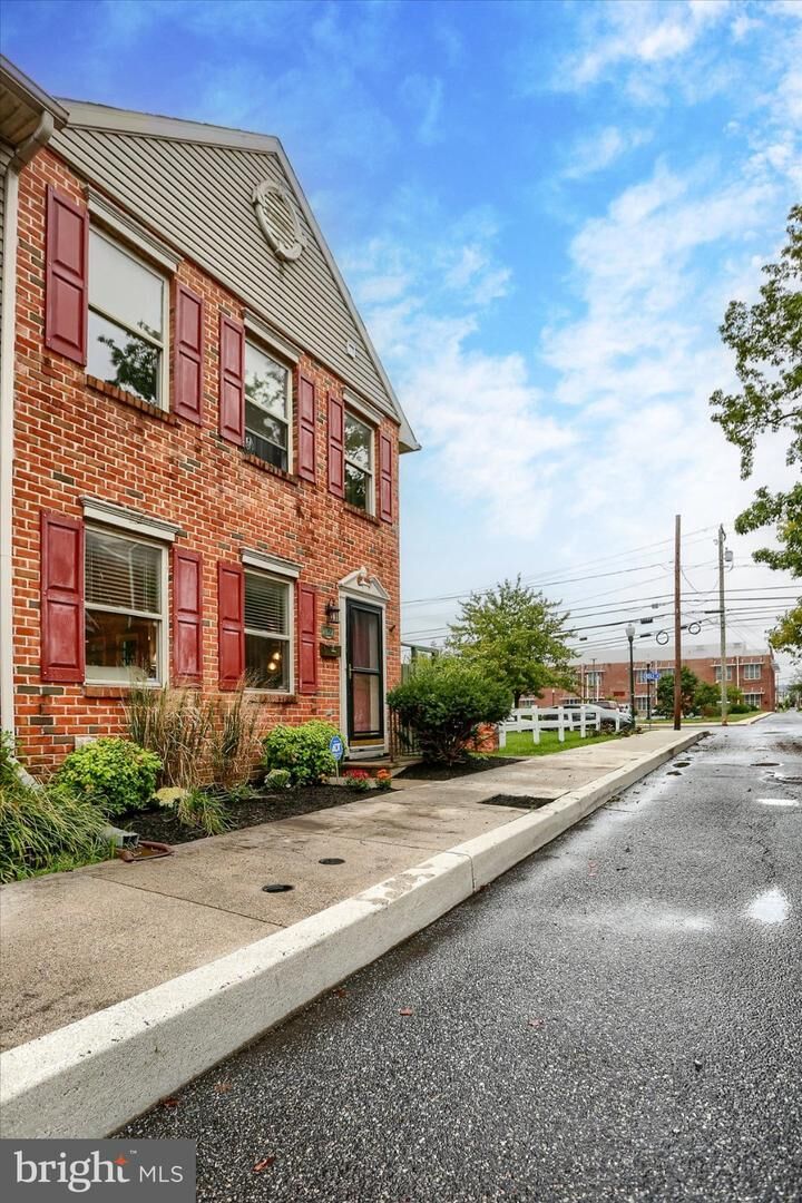 Property Photo:  1422 Fulton Street  PA 17102 