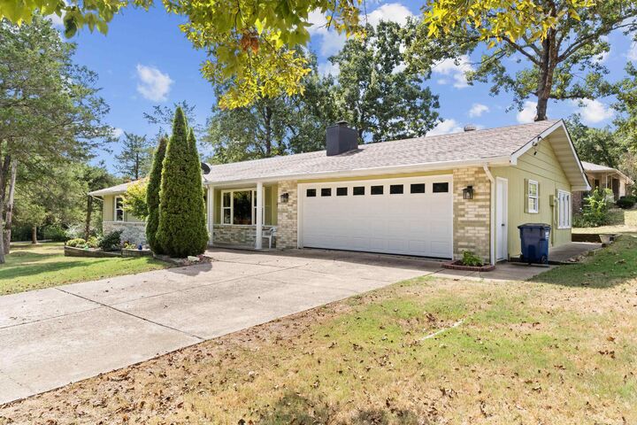 Property Photo: 1817 Eagle Drive AR 72653