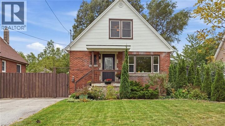 Property Photo:  42 Delevan Crescent  ON L9A 4A7 