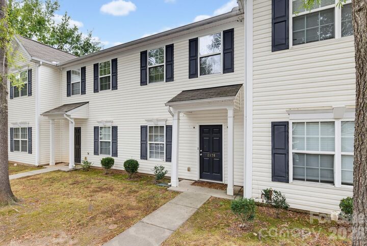 Property Photo: 2176 Winthrop Chase Drive NC 28212