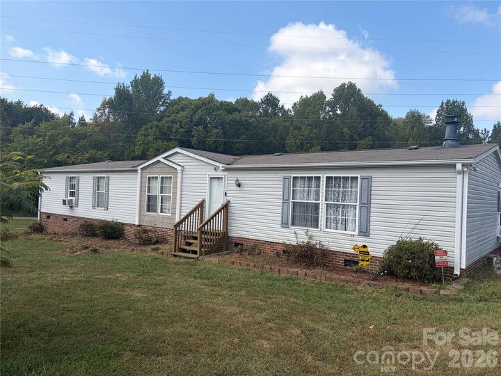 Property Photo: 4009 Chestnut Woods Drive NC 28086