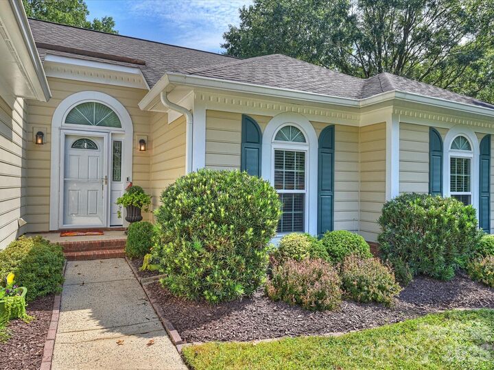 Property Photo:  1608 Running Brook Road  NC 28214 