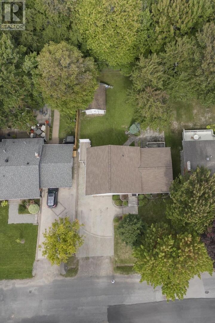 Property Photo:  38 Northwood St  ON P6B 4M4 