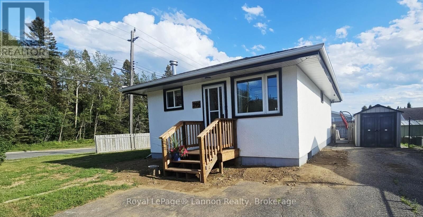 Property Photo:  295 Cowan Street  ON P7A 1R6 