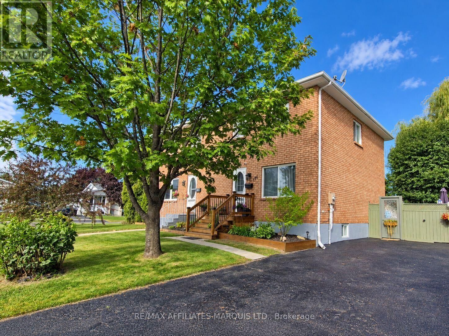 Property Photo:  194 Elsie Avenue  ON K6J 3L9 