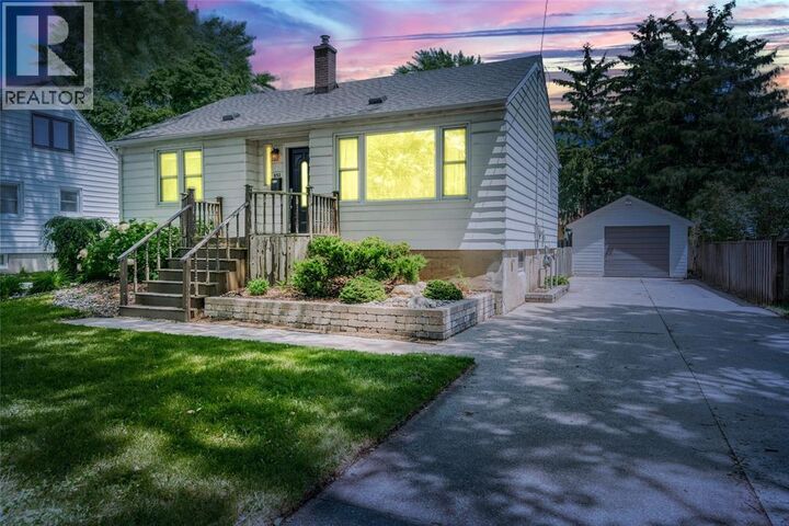 Property Photo:  952 Woodland Avenue  ON N7V 3W8 