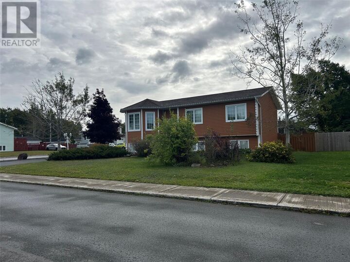 Property Photo:  30 Snow Crescent  NL A2B 1C7 