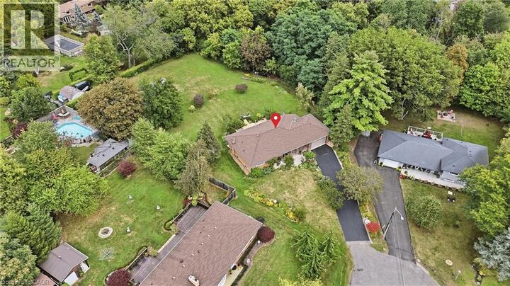 Property Photo:  4 Kew Court  ON L9H 5E1 