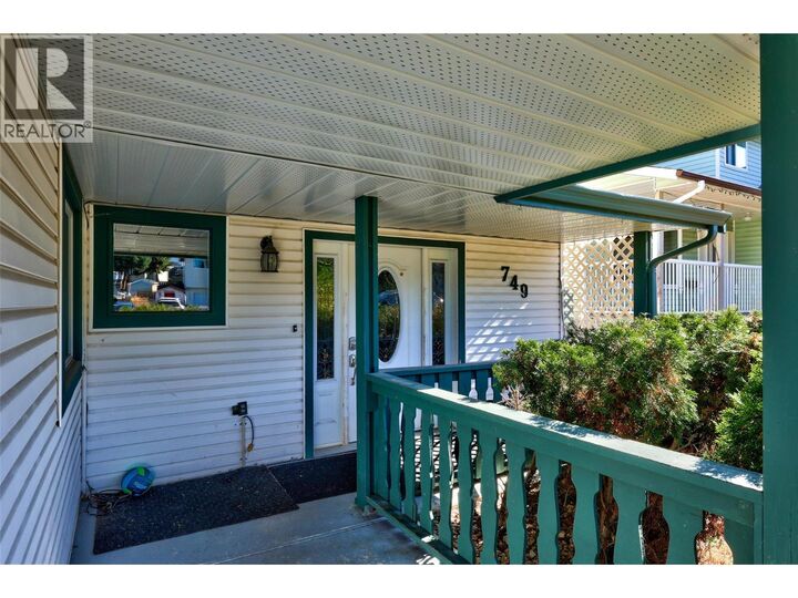 Property Photo:  749 Robson Drive  BC V2E 2G7 