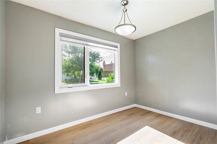 Property Photo: 901 College Avenue MB R2X 1B2