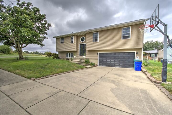 Property Photo: 2797 Deerpath Park Drive IL 62521