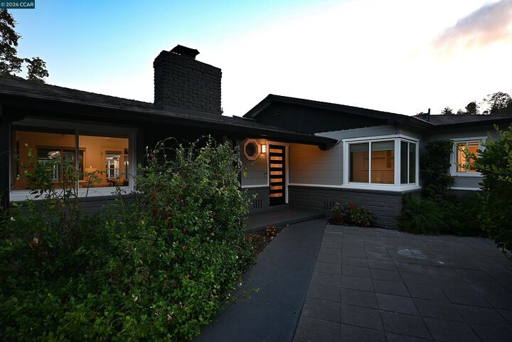 Property Photo:  118 Glen Ct  CA 94595 