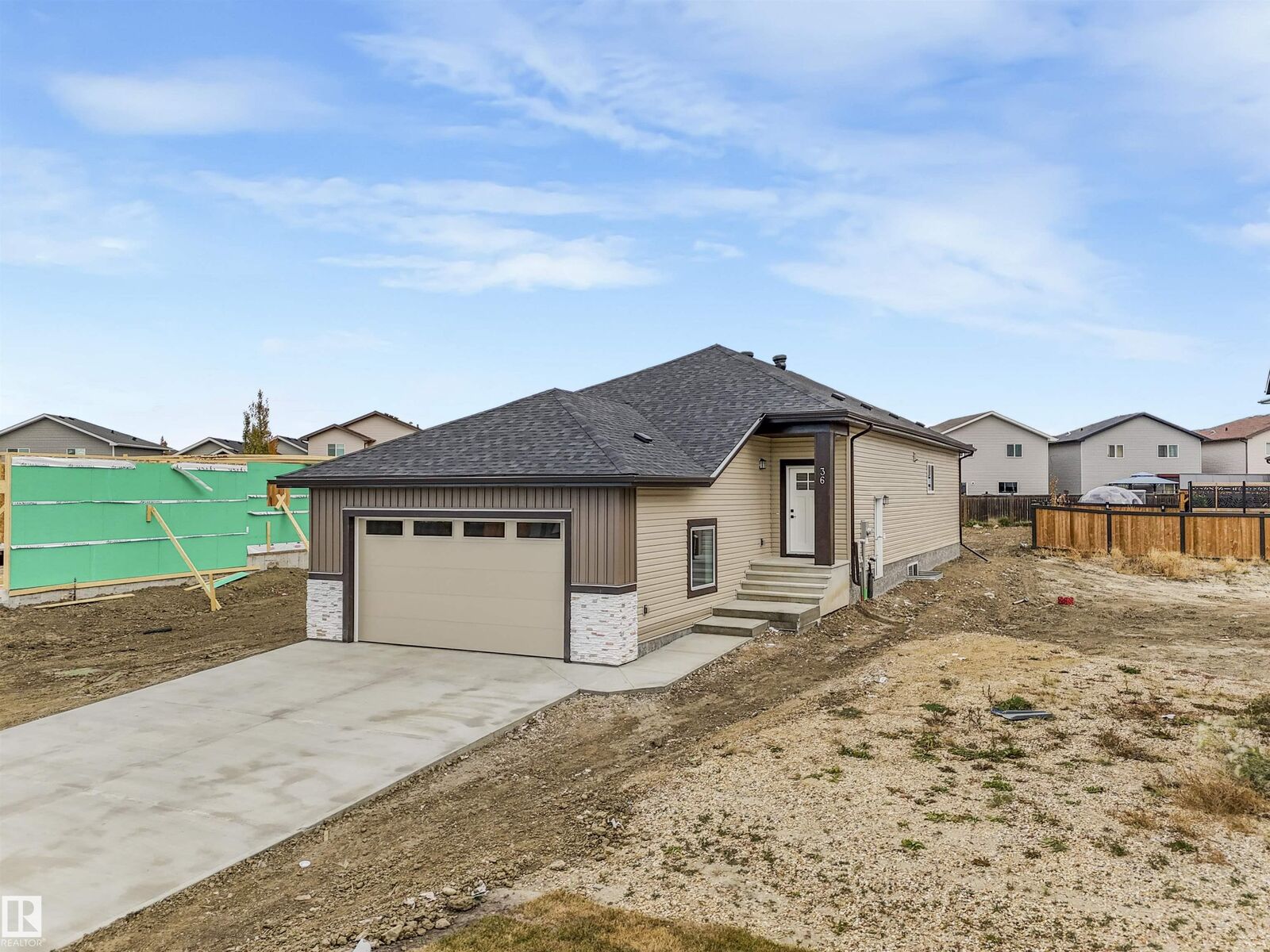 Property Photo:  36 Dalquist Bay  AB T9E 1N7 