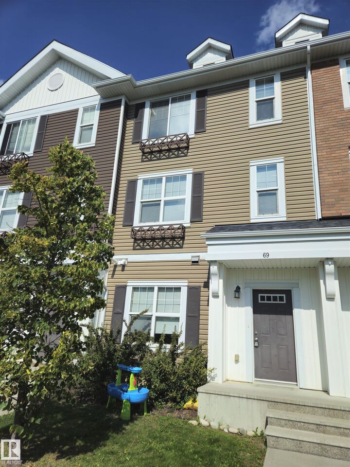 Property Photo:  903 Crystallina Nera Way NW 69  AB T5Z 0N6 