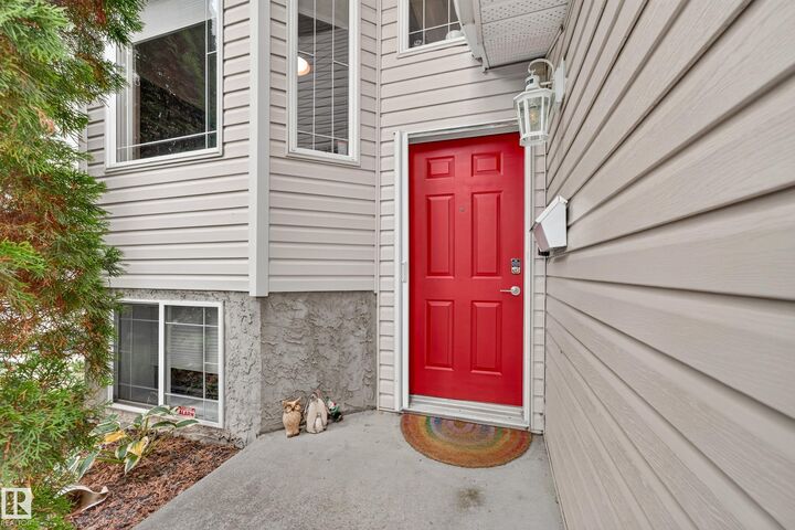 Property Photo:  1005 Ormsby Crescent NW  AB T5T 6G8 