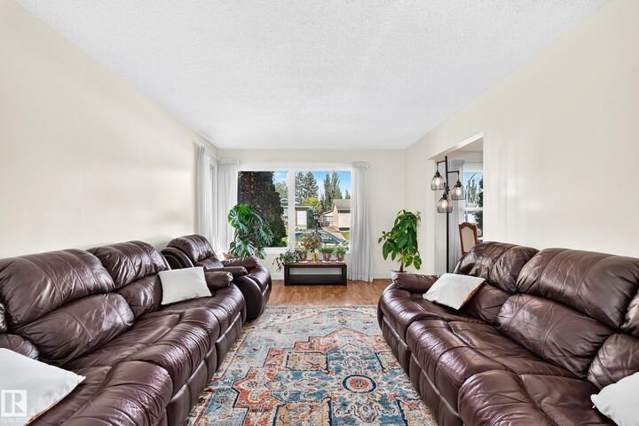 Property Photo:  11007 173A Avenue NW  AB T5X 3Y9 