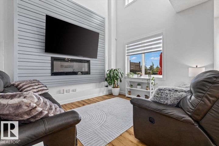 Property Photo:  287 Savoy Crescent  AB T8H 2Y4 