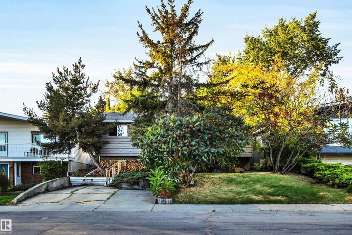 Property Photo:  10332 29 Street NW  AB T5W 1V4 