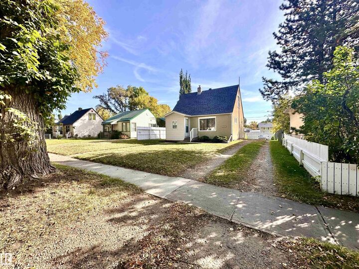 Property Photo:  5415 48 Street  AB T9A 1G7 