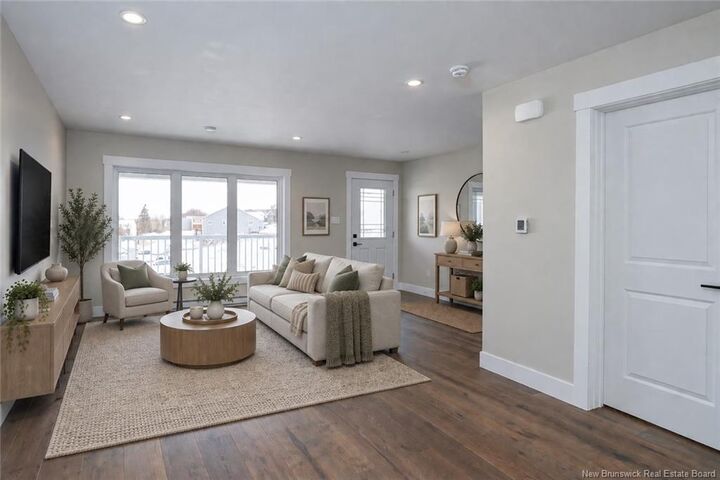 Property Photo:  6 Rockingstone Drive  NB E2M 0B5 