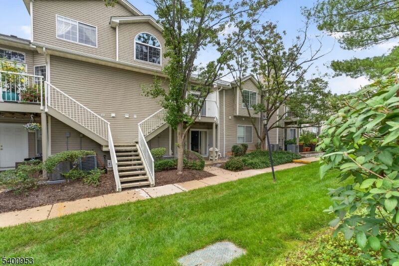 Property Photo:  22 Pine Court 22  NJ 07921 