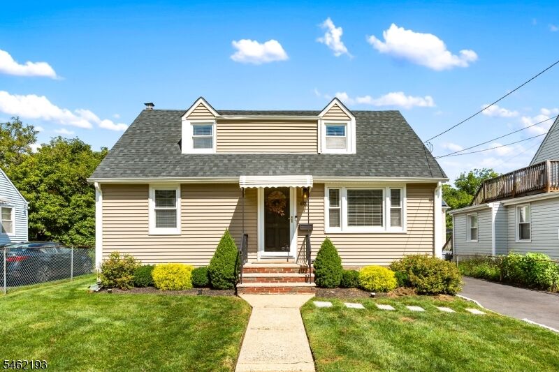 Property Photo:  604 Spruce Ave  NJ 07027 