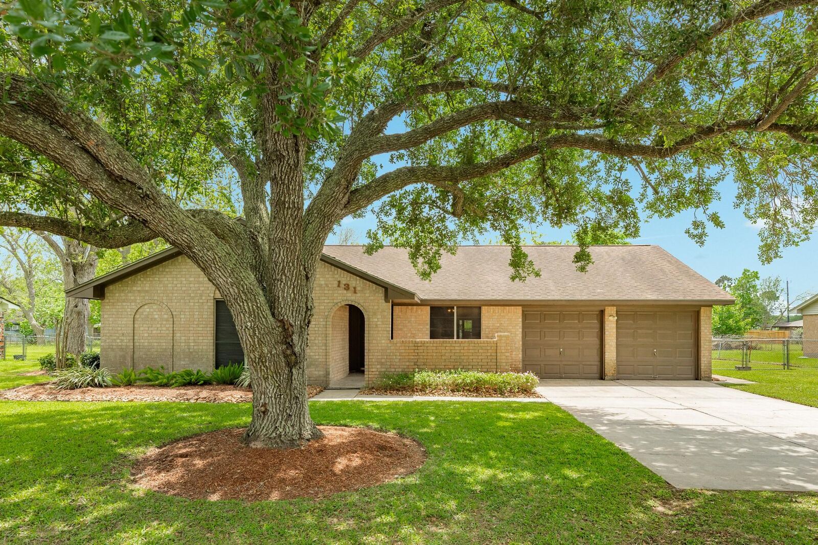 Property Photo: 131 Singleton Street TX 77541