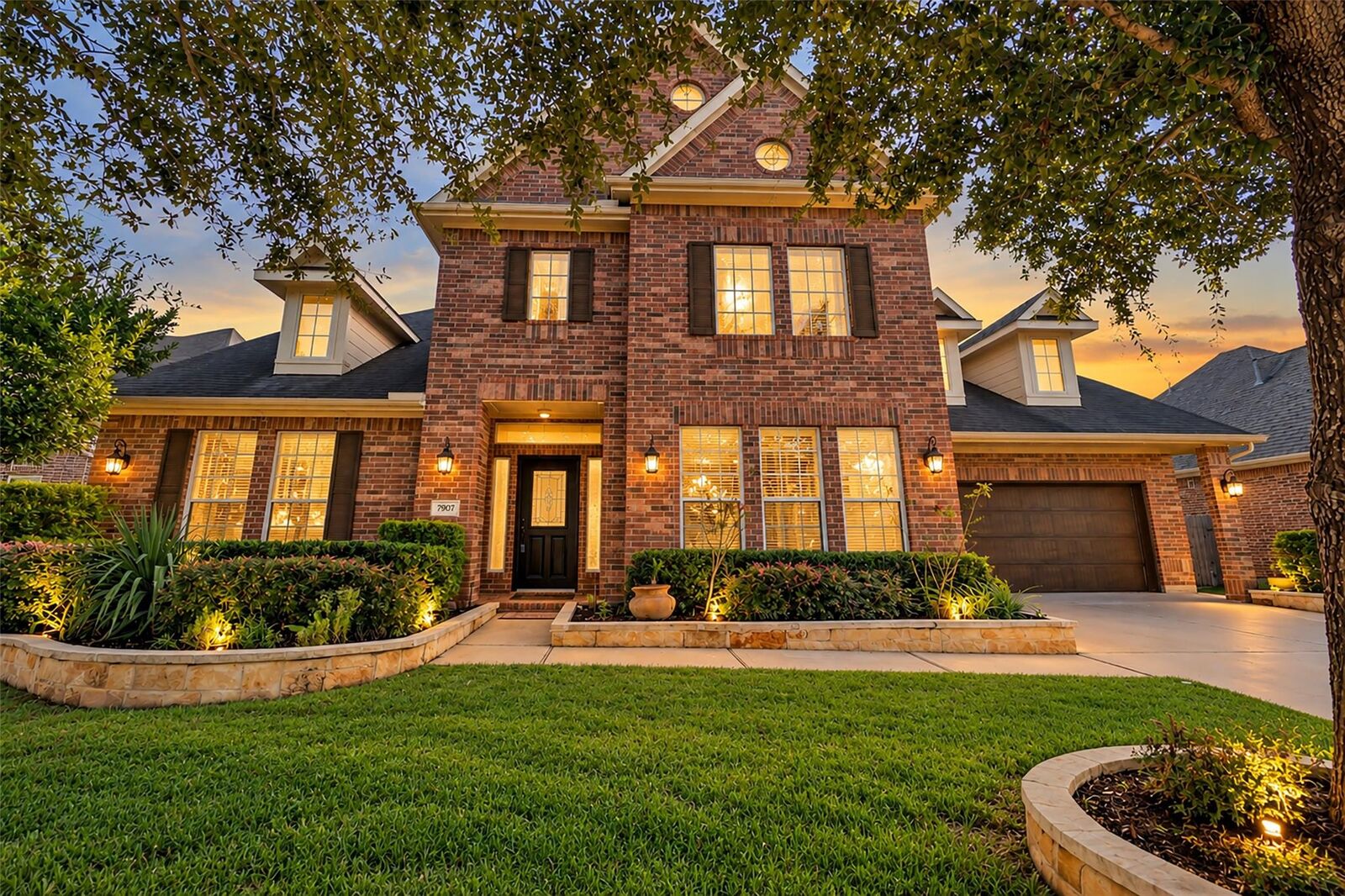 Property Photo: 7907 Dunlap Field Lane TX 77407