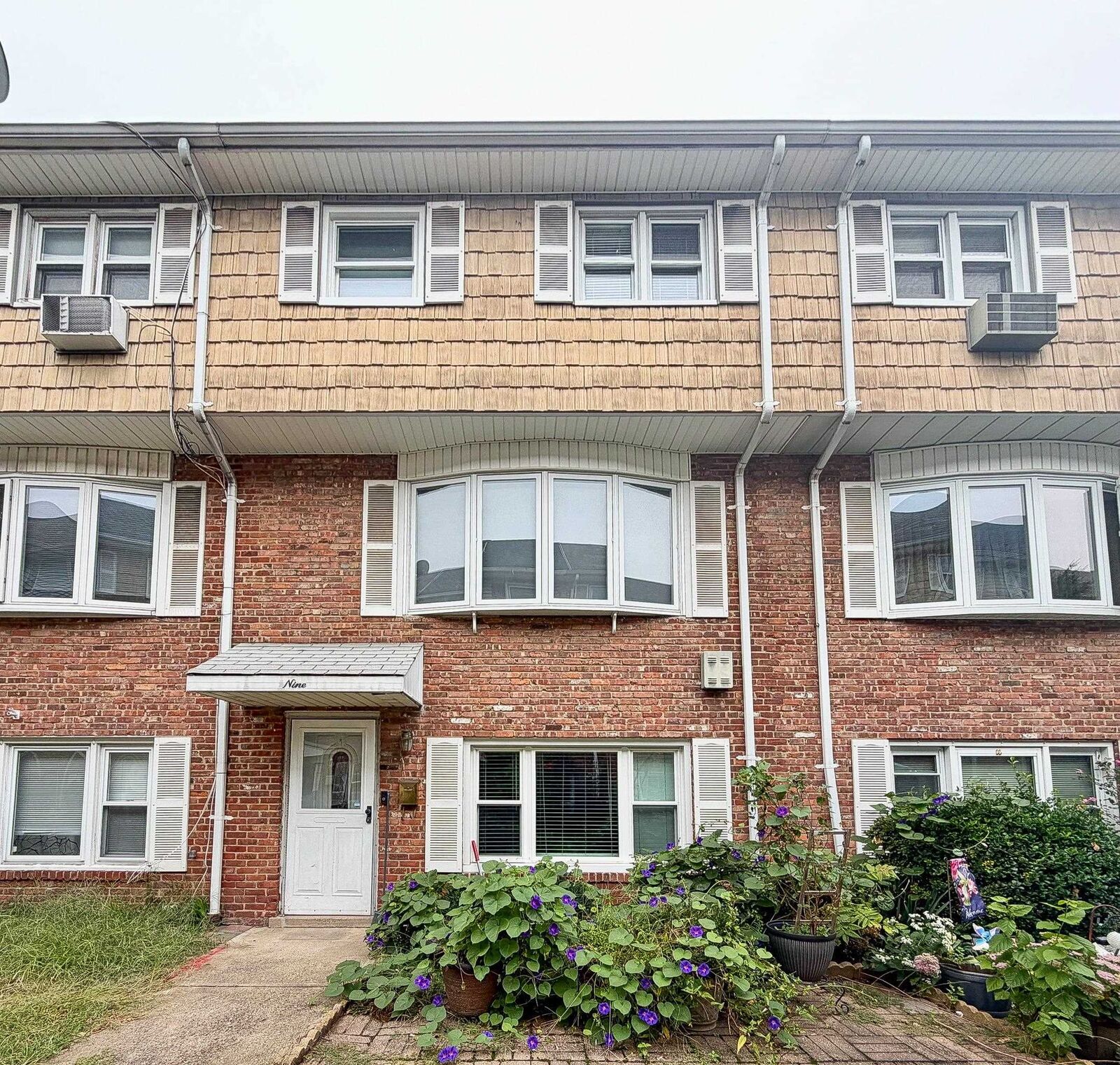 Property Photo:  9 Elna Ct  NJ 07002 
