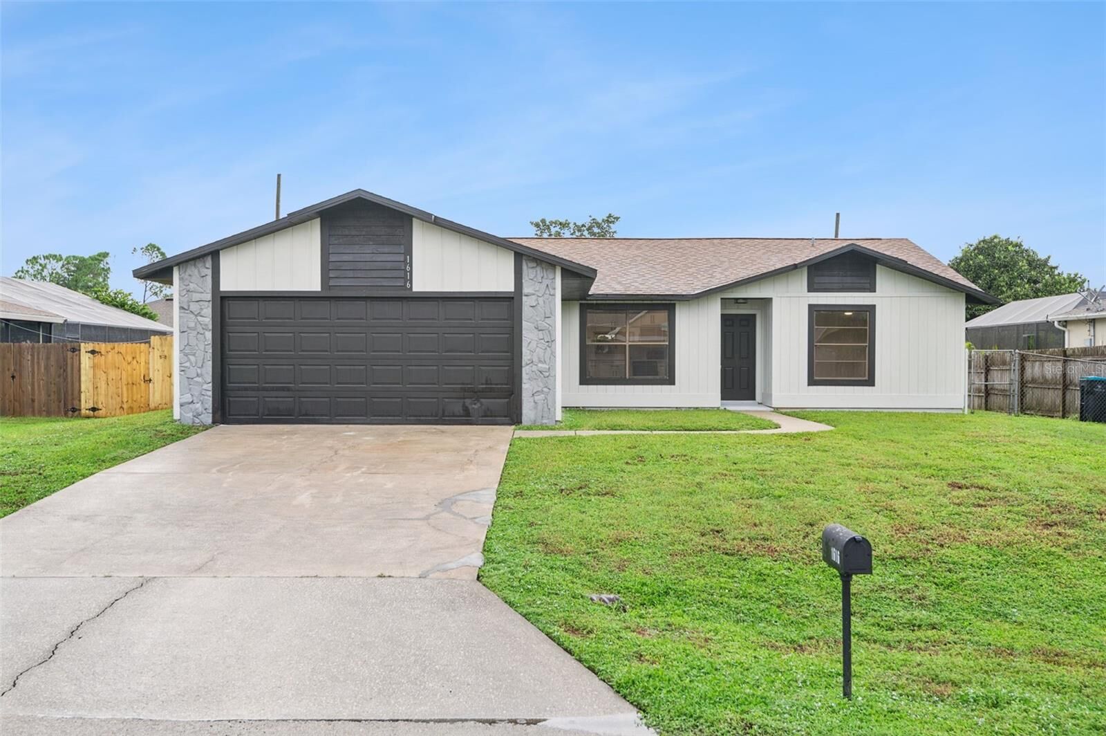 Property Photo: 1616 Jacinto Avenue NW FL 32907