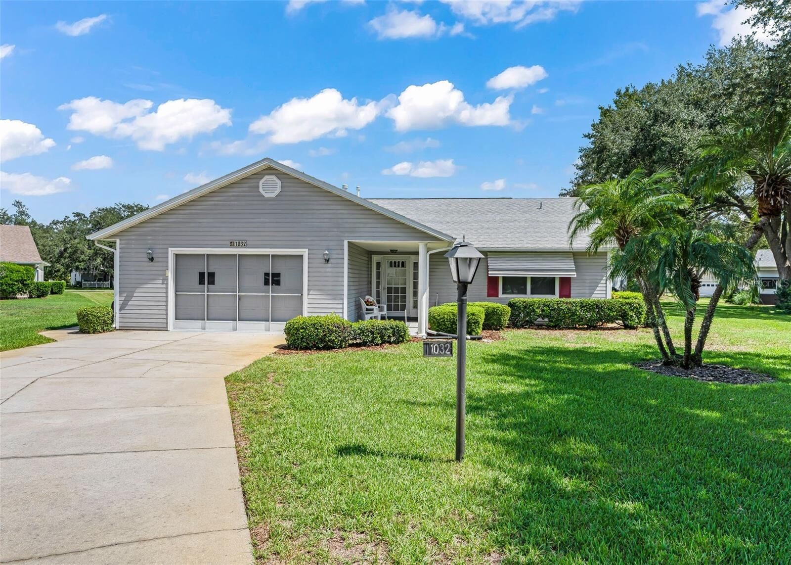 Property Photo:  1032 Scotch Pine Court  FL 34788 